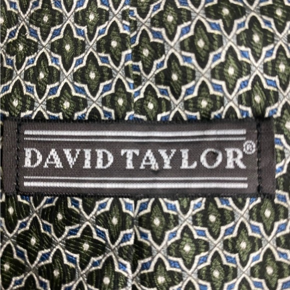 David Taylor Irish Celtic 100% Silk Made In Italy 60” Long Mens Neck Tie - Picture 2 of 6